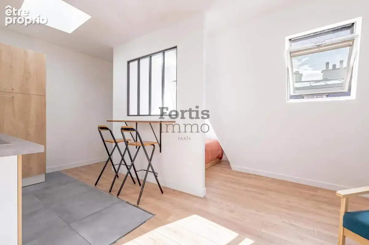 Paris 2 - rue saint-denis - grand studio au dernier etage - photo 4