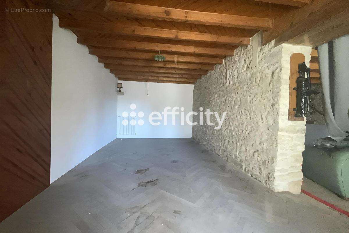 Maison 178 m² à Oradour  - photo 6