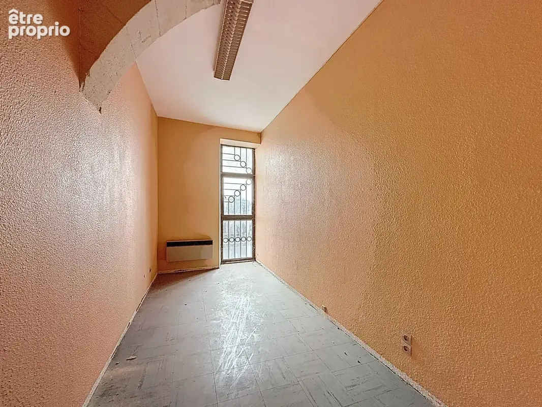 Appartement à rénover dans un ancien hôtel particulier - photo 18