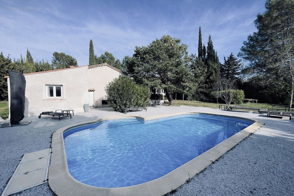 Maison à BAGNOLS-EN-FORET