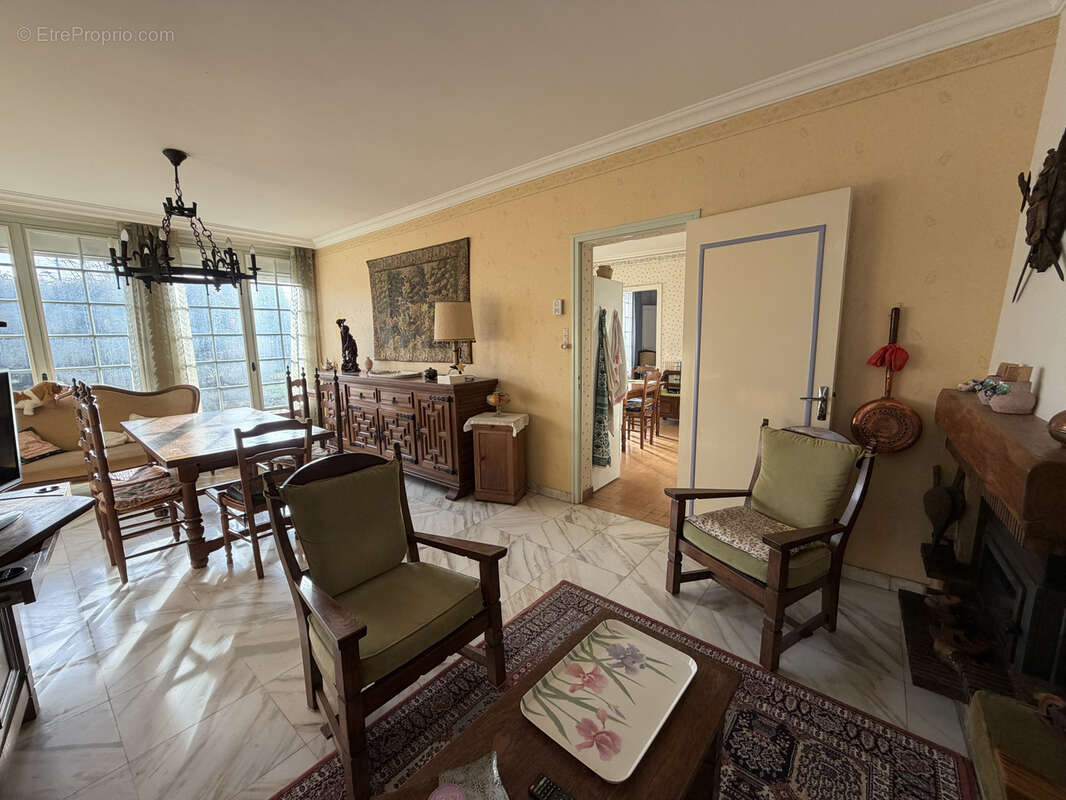 Maison à SAINT-JULIEN-LES-VILLAS