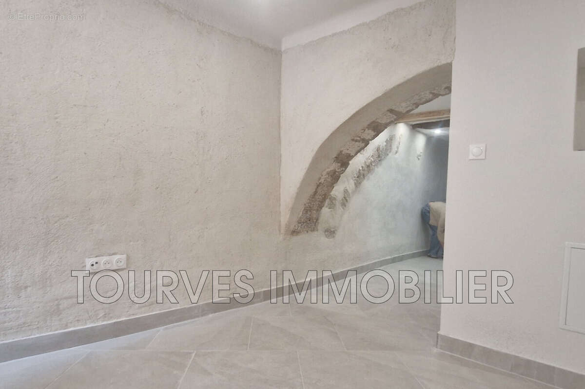 Appartement à SAINT-MAXIMIN-LA-SAINTE-BAUME