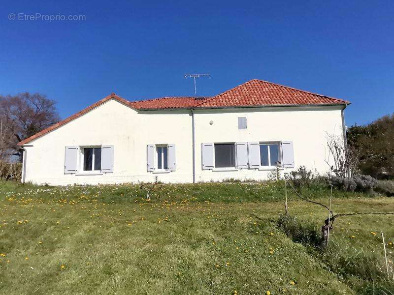 Maison à SAINTE-LIVRADE-SUR-LOT