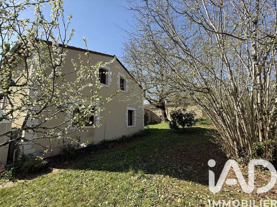 Maison 328 m² à Saint-Felix-De-Villadeix  - photo 5