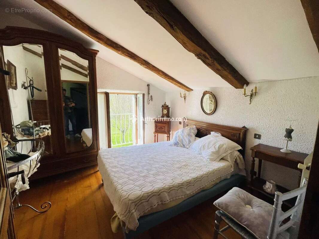 Maison à SAINT-GEORGES-DE-LUZENCON