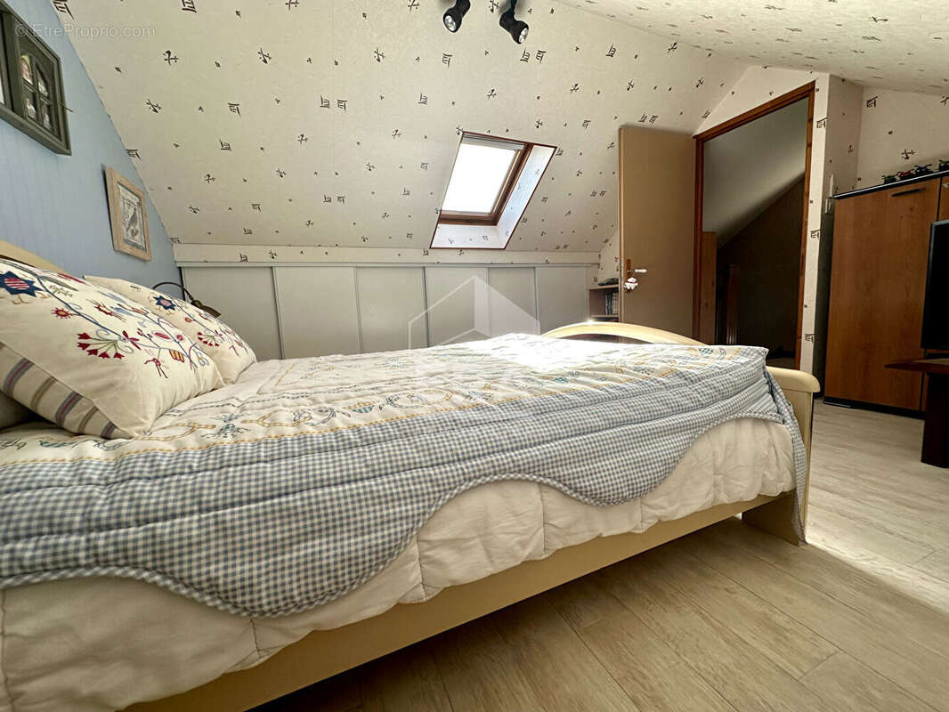 Maison à VILLENEUVE-LA-GUYARD