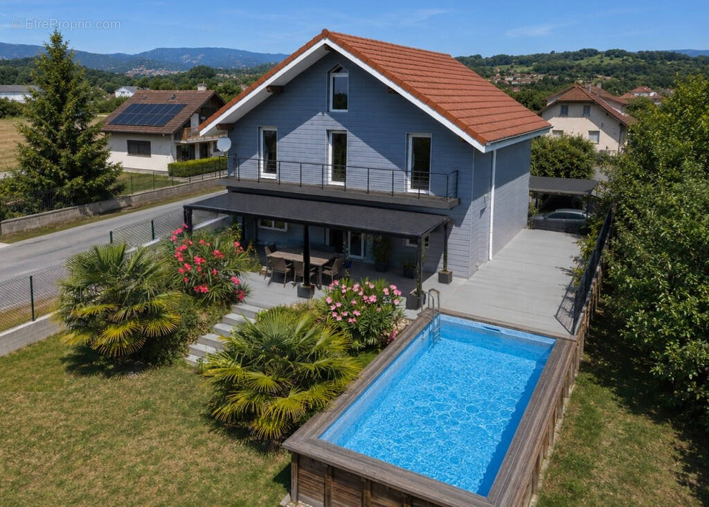 Maison à YENNE