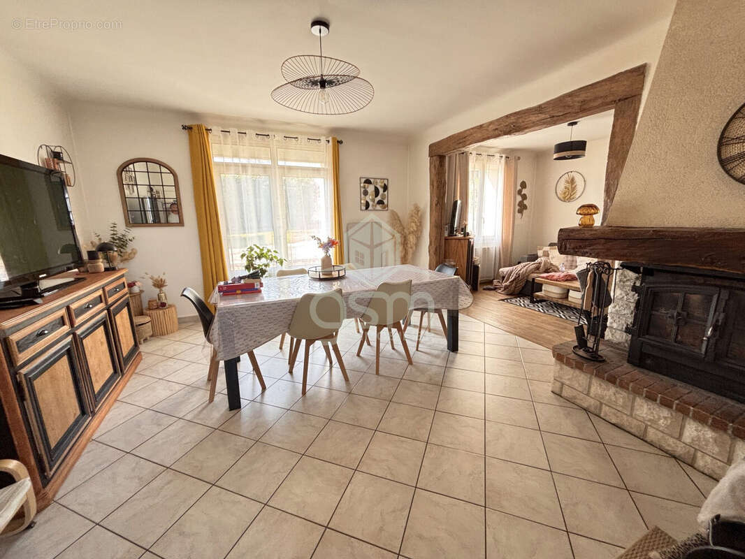 Maison à SAINTE-MAURE-DE-TOURAINE