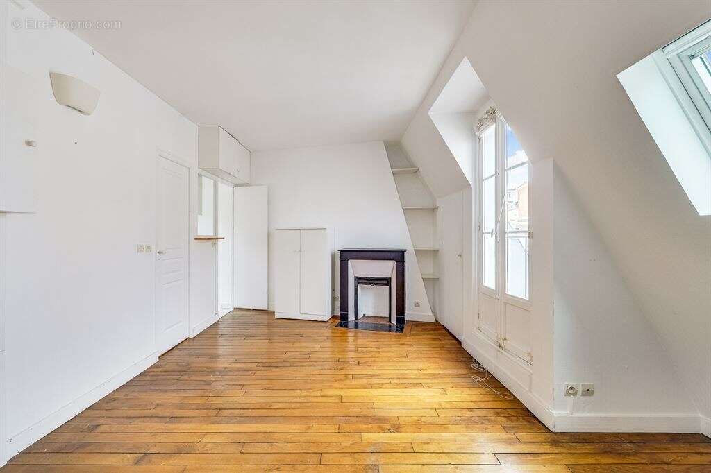 Appartement à PARIS-3E