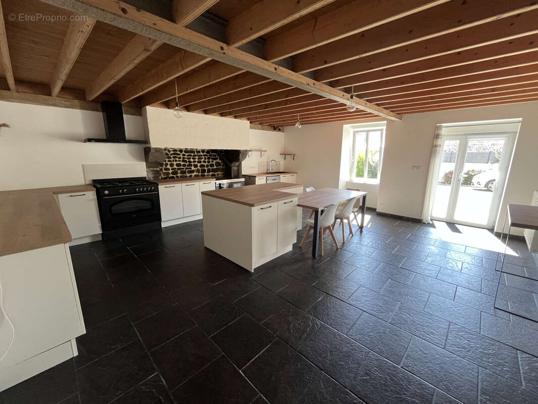 Maison à LA BAZOUGE-DU-DESERT