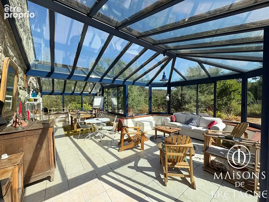 Maison et dépendance à Bannalec, sur un terrain de 1,7 hectare. - photo 2