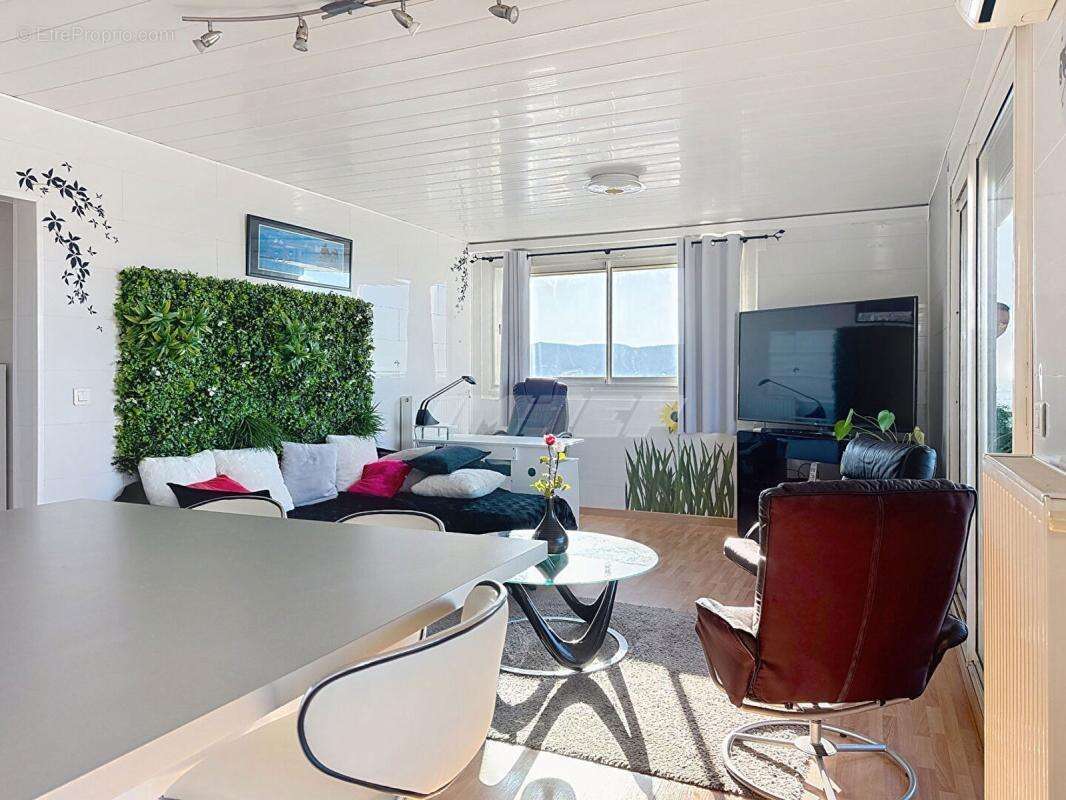 Appartement à MARSEILLE-10E