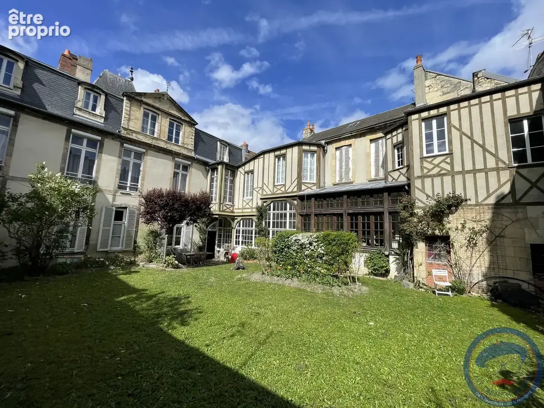- CAEN. Propriété de caractère de 1870: 2 maisons reliées par un authentique porche équestre.1 365 000 Fai - photo 4