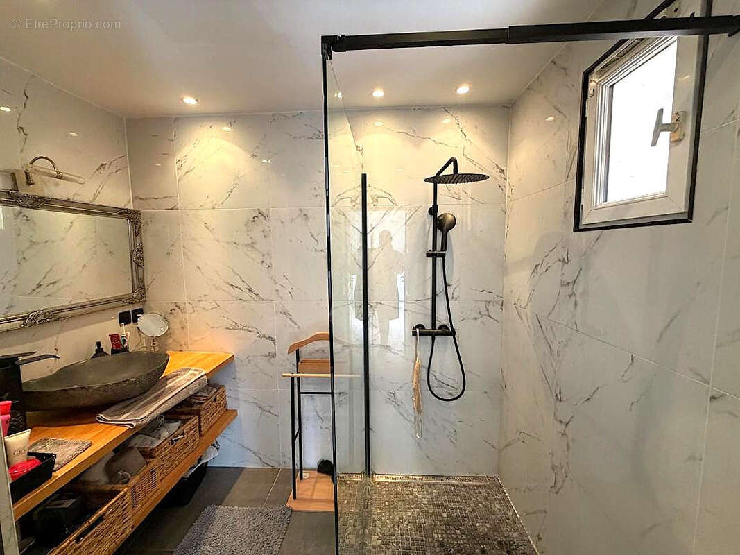 Maison à CHATEAUNEUF-LE-ROUGE