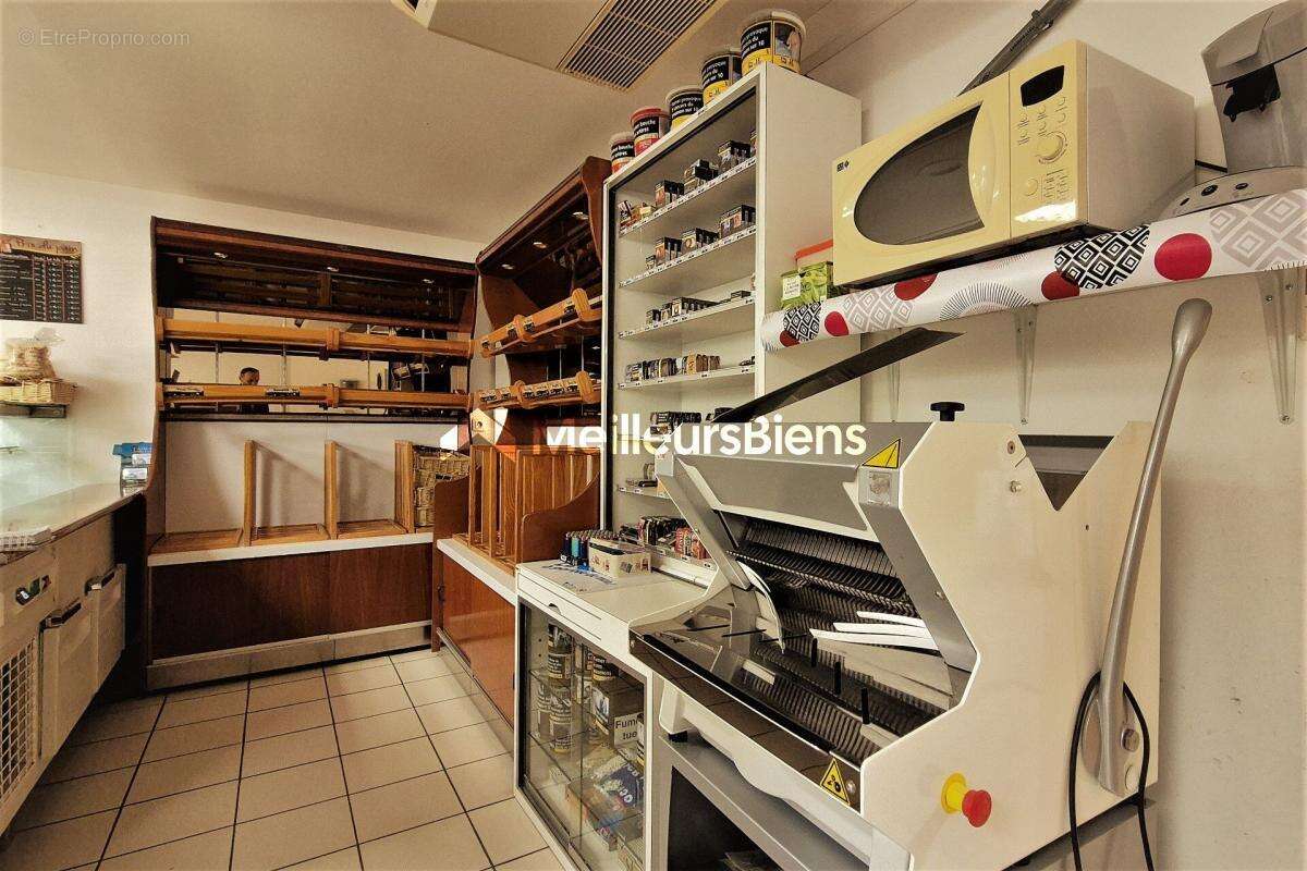 Commerce à LE BREUIL