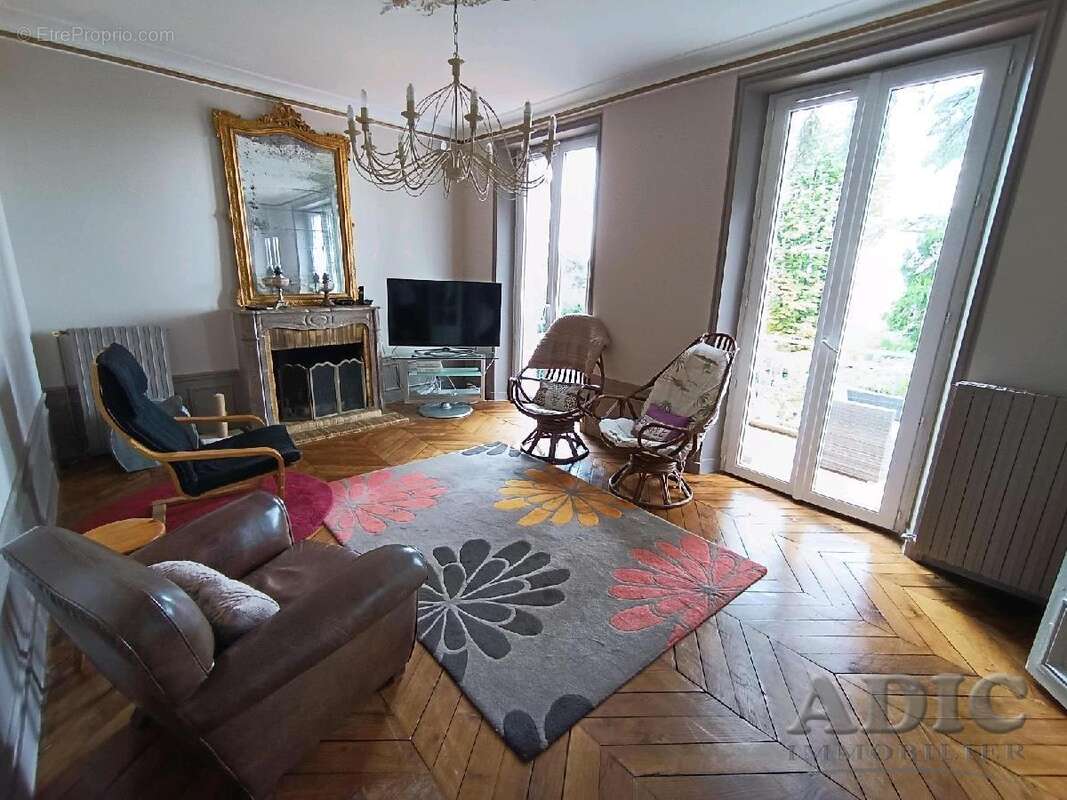 Maison 223 m² à Dammartin-En-Goele  - photo 2