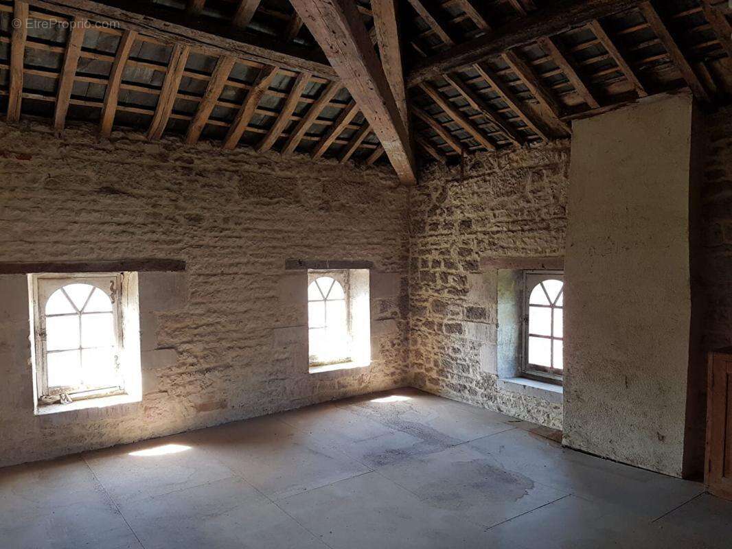 Maison à COULONGES-SUR-L'AUTIZE