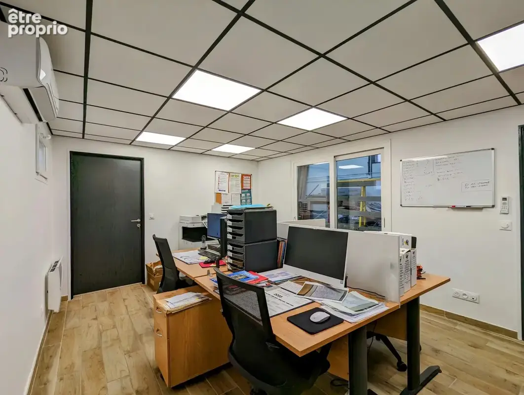 Ref 1811 : Local/Entrepôt avec Studio et Bureau - photo 9