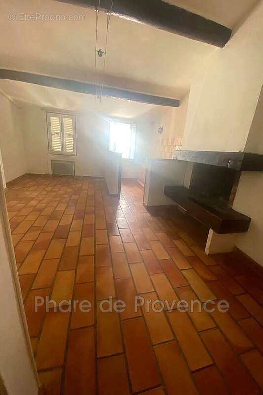 Appartement à MARSEILLE-2E