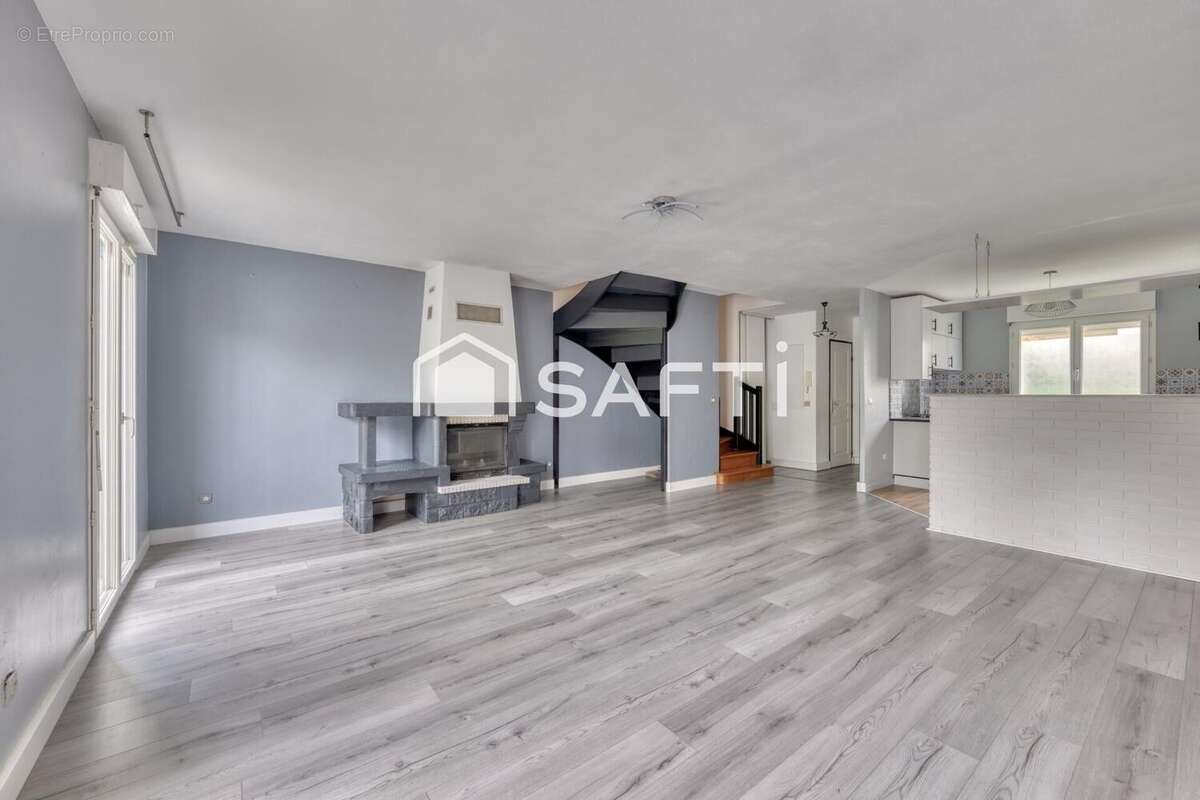 Photo 3 - Maison à SAINT-MAUR-DES-FOSSES