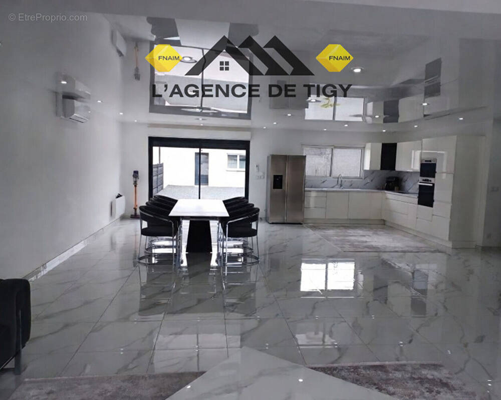 Maison à NEUVY-EN-SULLIAS