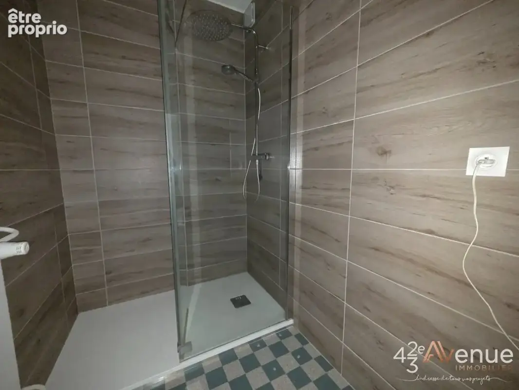 Appartement 86 m² à Saint-Etienne  - photo 6
