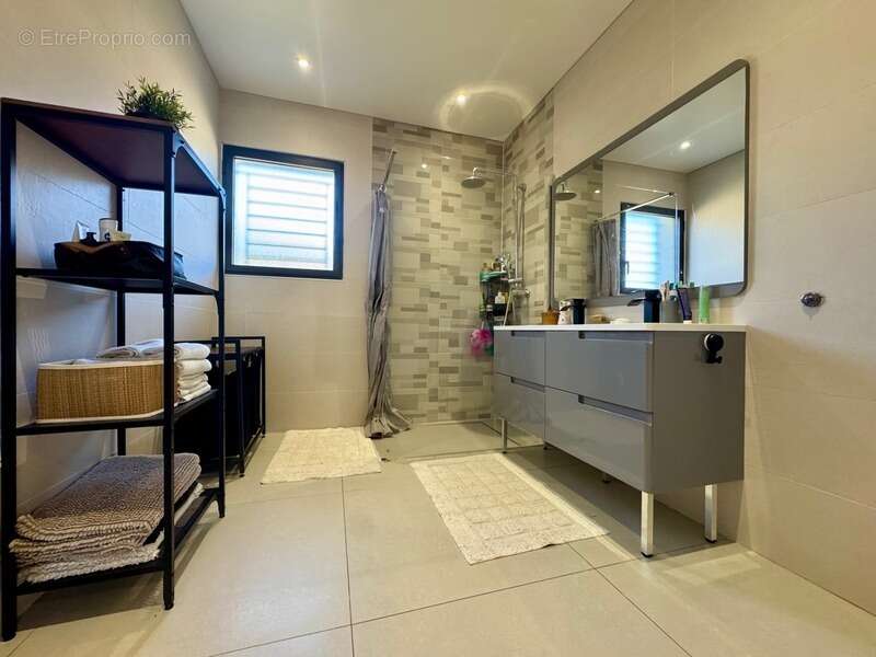 Maison à RIBAUTE-LES-TAVERNES