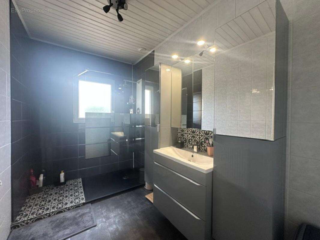La Boissière des Landes, maison trois chambres 85 m², garage 30 m², jardin 384 m² au calme - photo 6