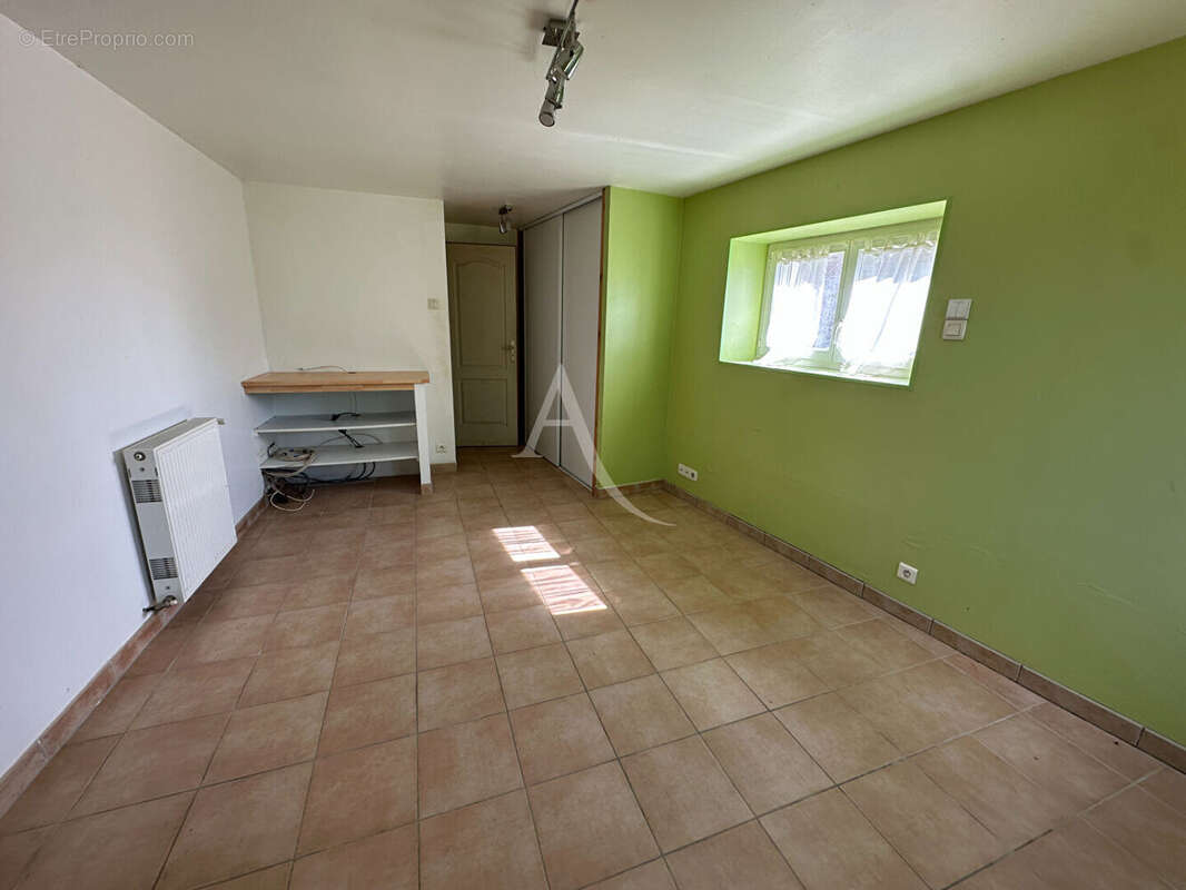 Boivre la valle - maison 6 pieces 106 m2 - 3 chambres - dependances - photo 7
