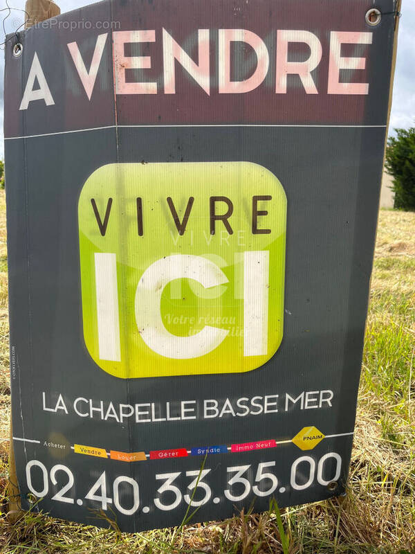 Terrain à LA CHAPELLE-BASSE-MER