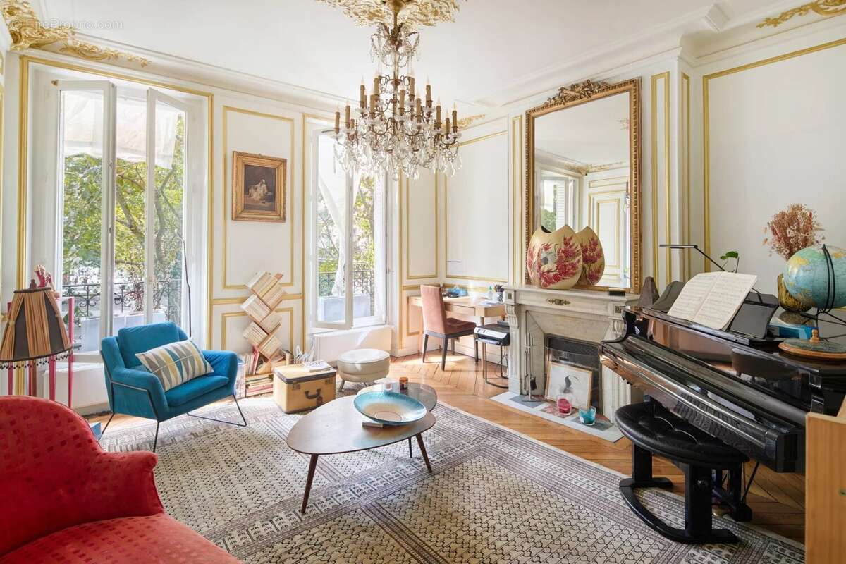 Appartement à PARIS-7E