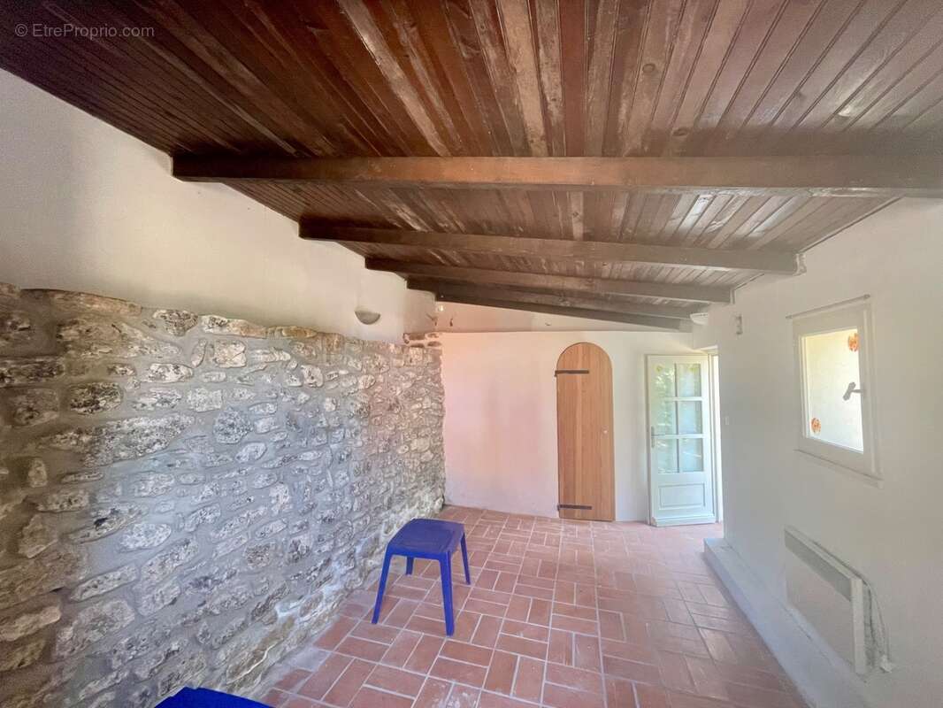 À vendre – Maison avec piscine et grand terrain arboré à Saignon (84400) - photo 20
