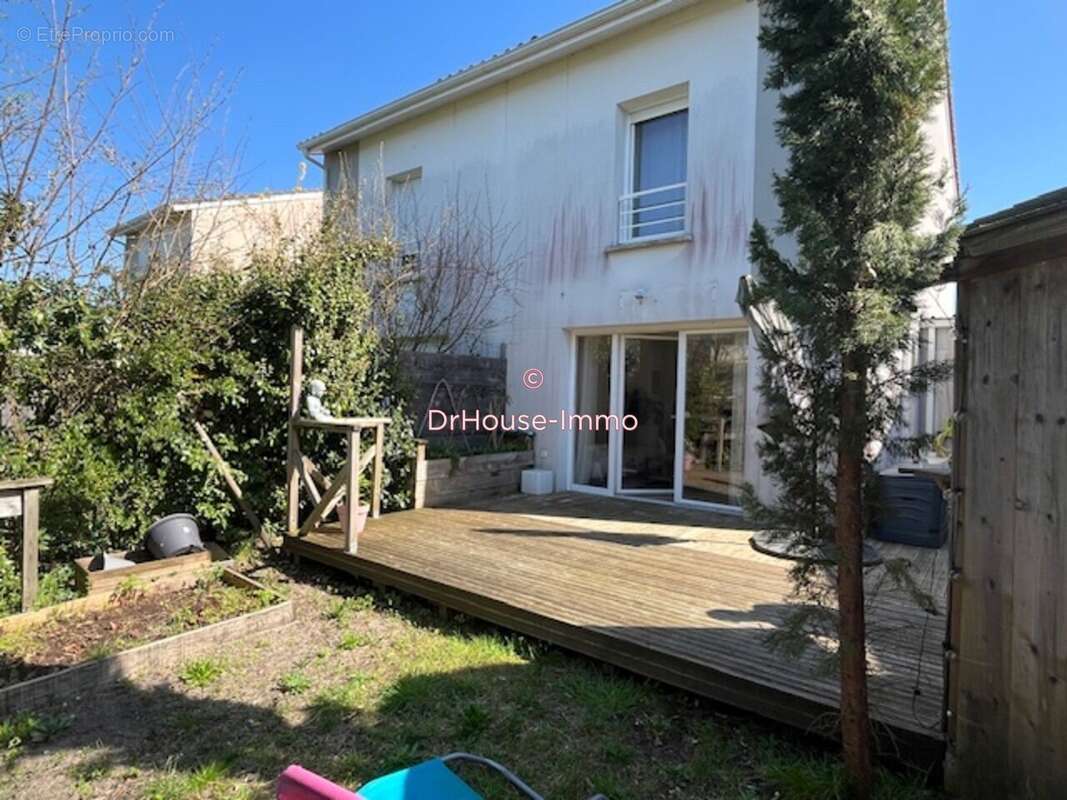 Maison à LE HAILLAN