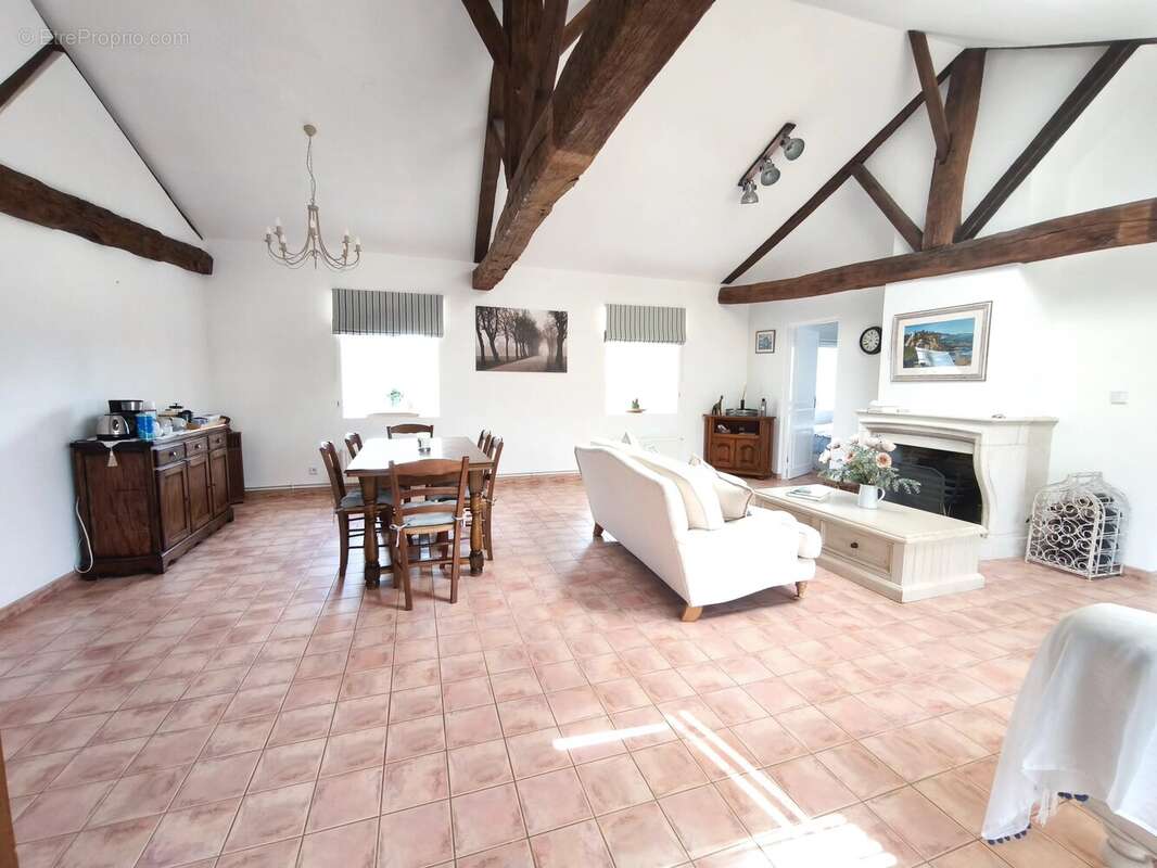 Charmant appartement en duplex de deux chambres au sein d'un magnifique domaine de château - photo 7