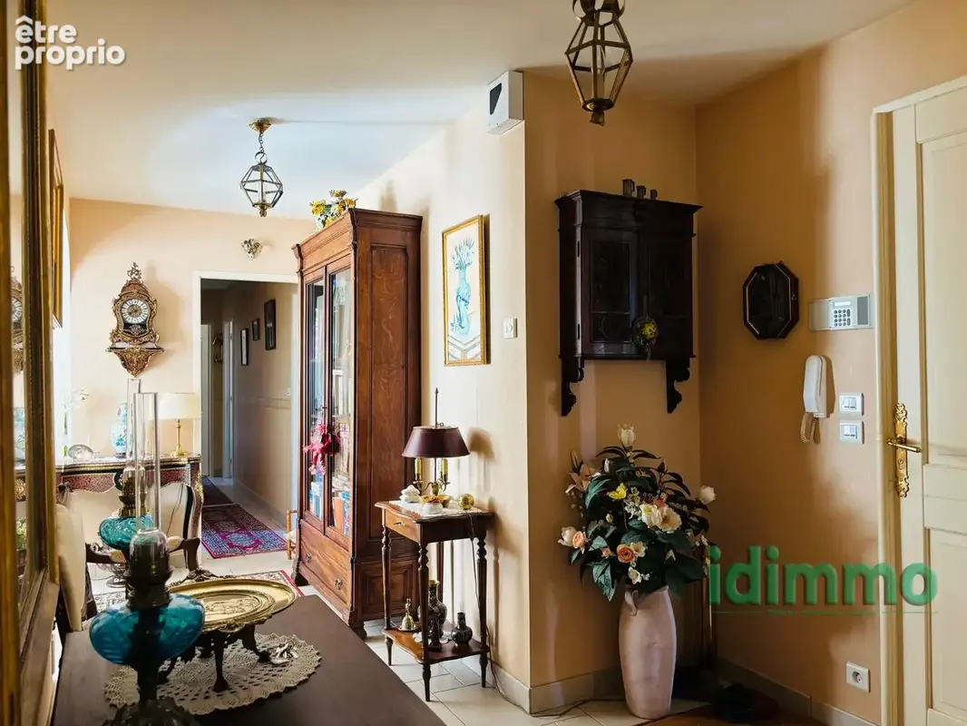 Superbe villa bourgeoise de style rethais de 180 m2 sur un terrain clos et arbore de 1122 m2. a 15 mn de la - photo 16