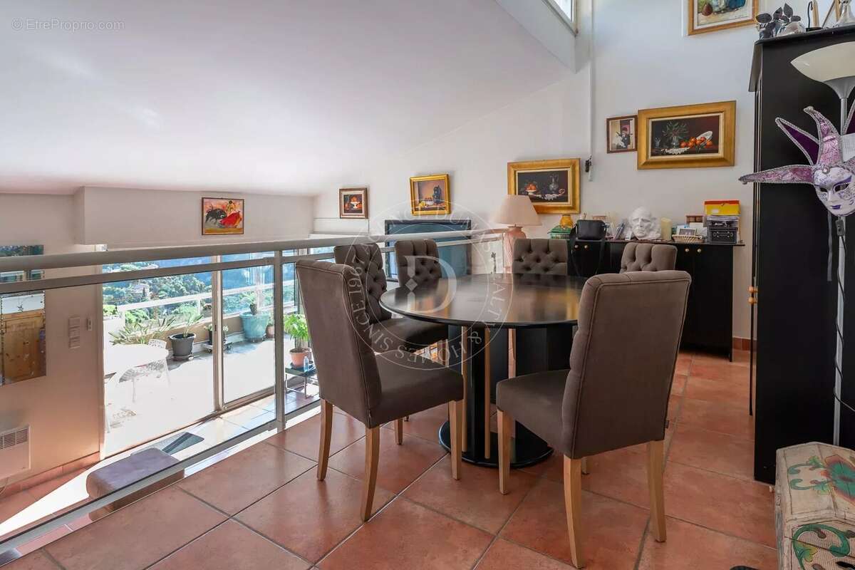 Appartement à EZE