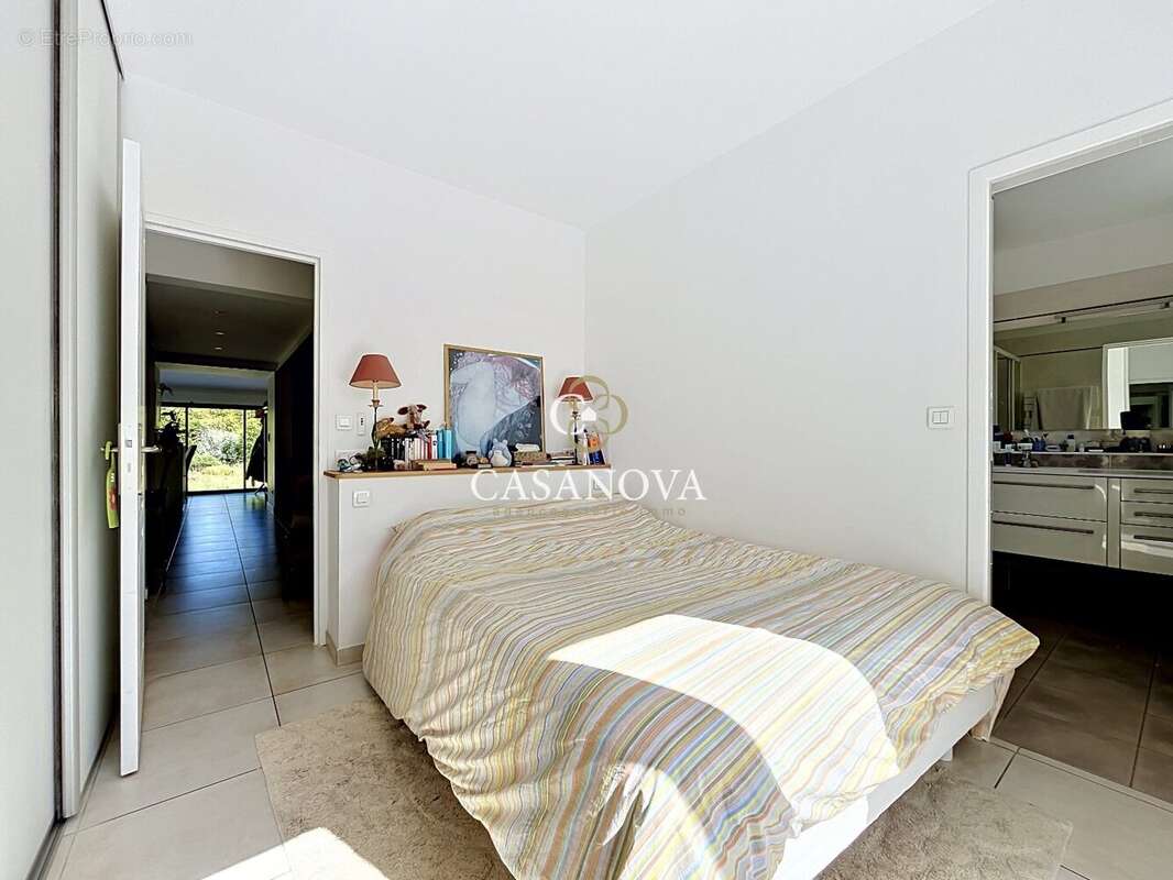 Villa à vendre à Laurens avec grand jardin paysager - photo 10
