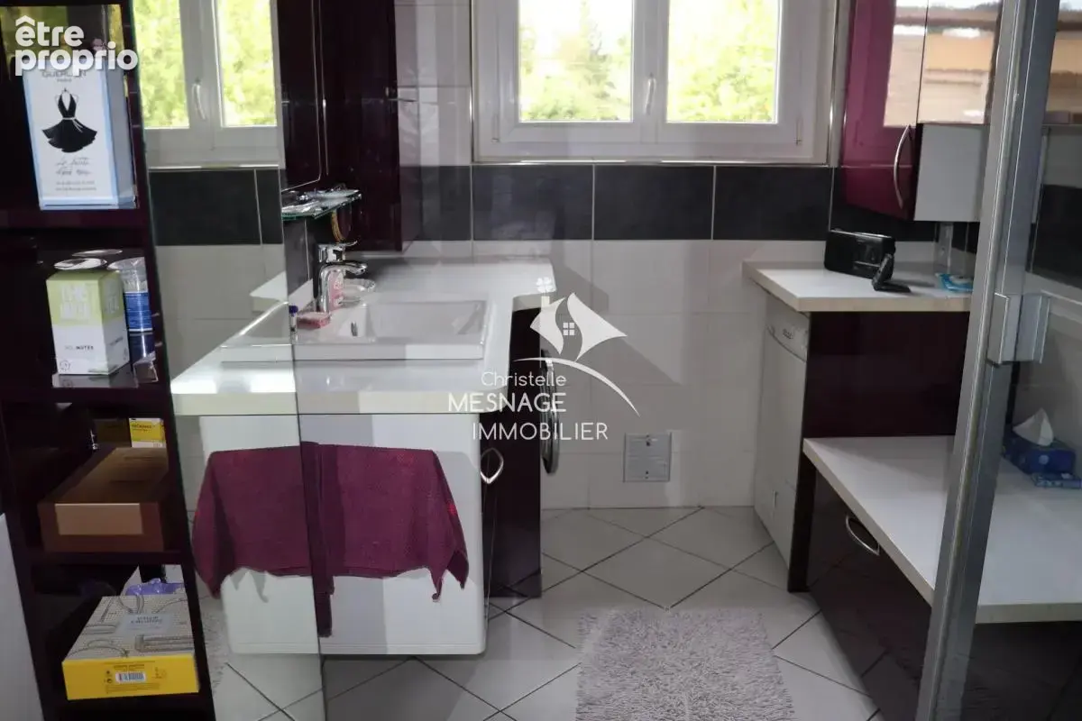 À vendre chez Christelle Mesnage Immobilier - Centre ville d - photo 8
