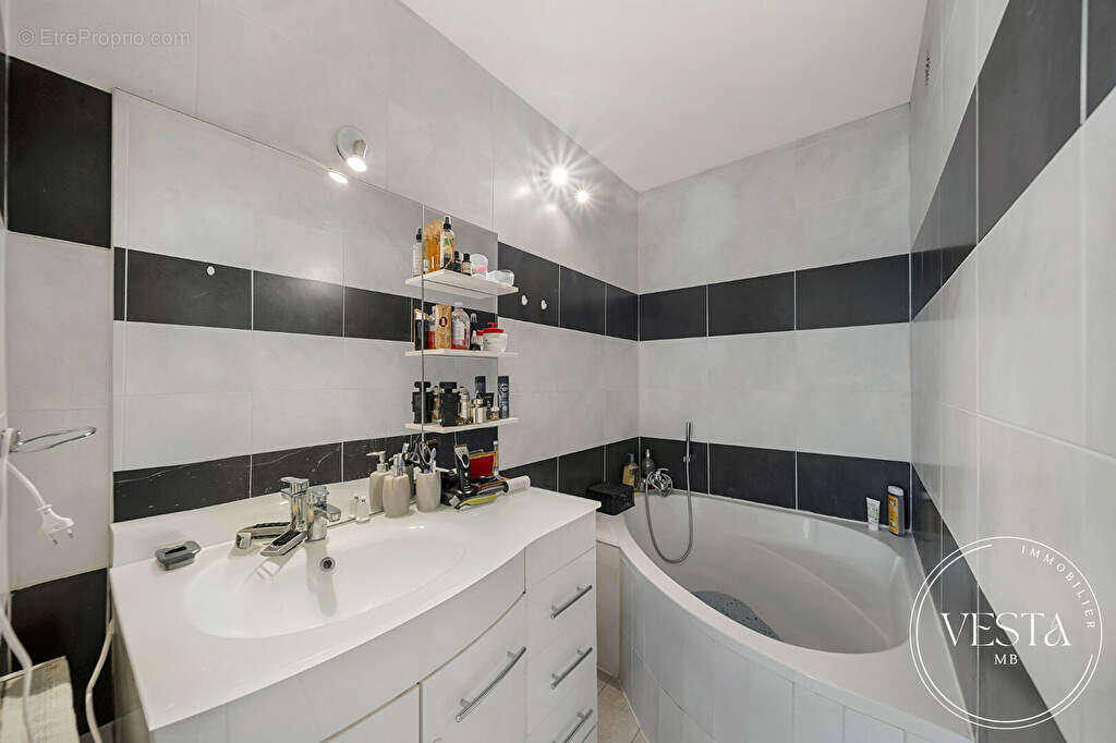 Appartement à CHENOVE