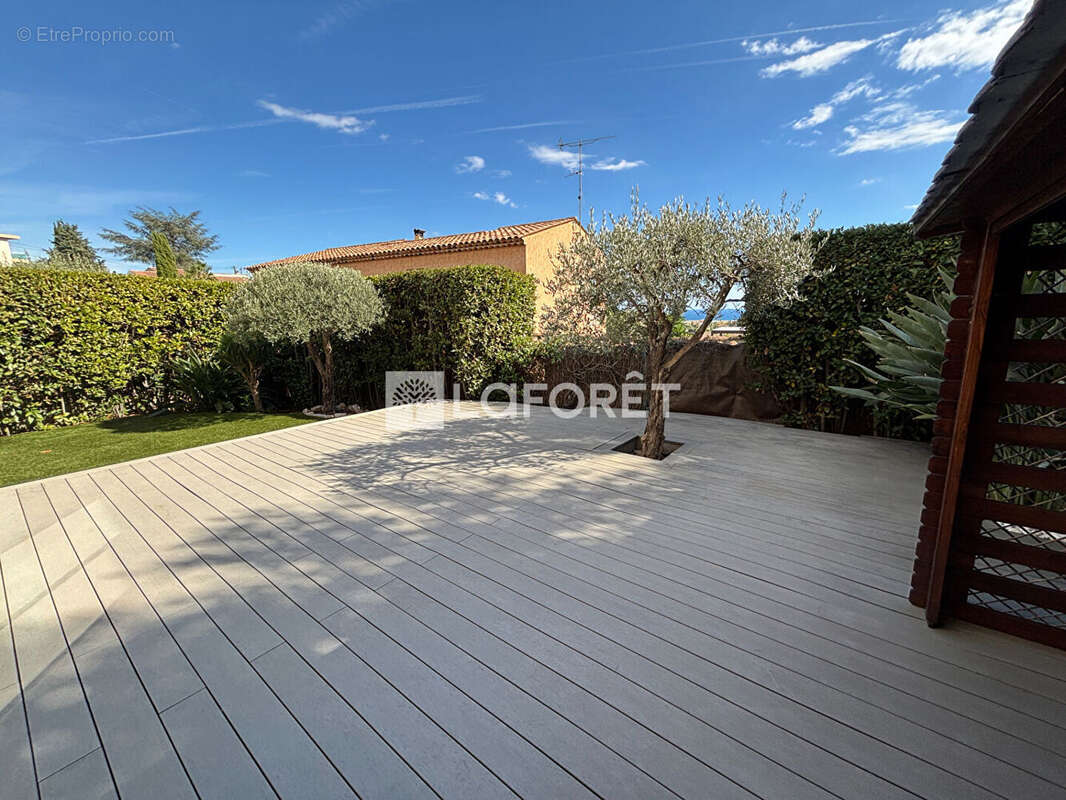 Maison à SAINT-LAURENT-DU-VAR