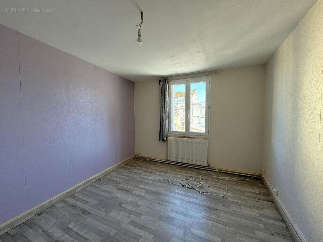   - Maison à THOUARS