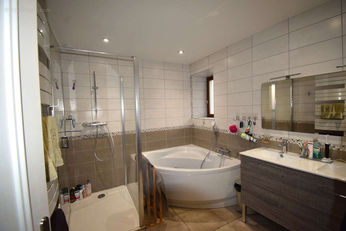 Maison à CHINDRIEUX