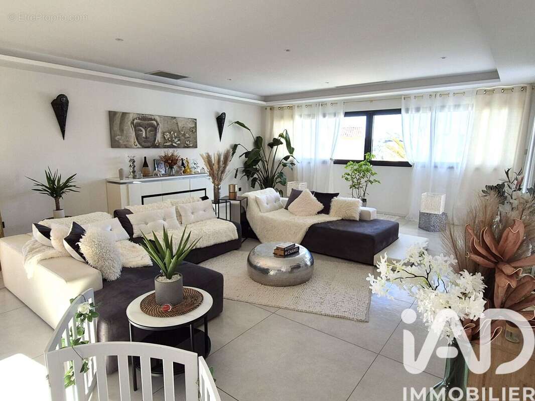 Maison 310 m² à Saint-Michel-D'euzet  - photo 7