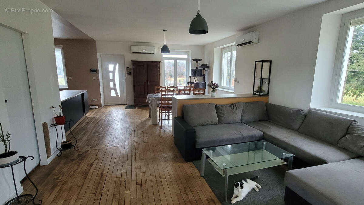 Maison à SAINT-YBARD