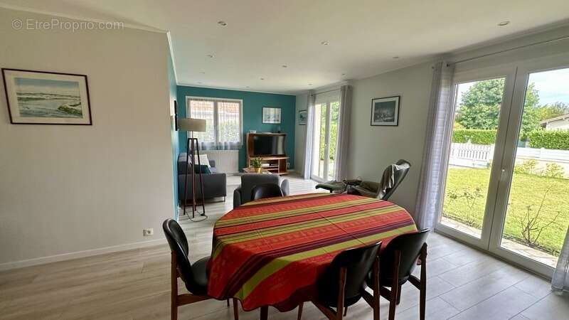 Maison à MARTIGNAS-SUR-JALLE