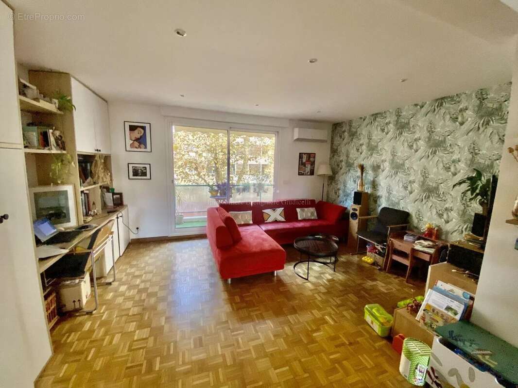 Appartement à MARSEILLE-7E