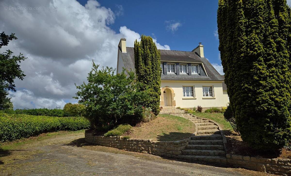 Maison à PLOUEDERN