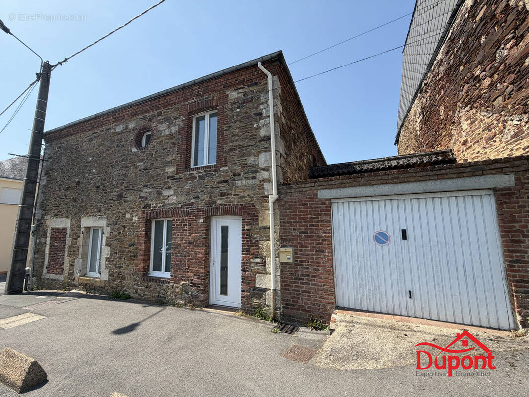 Maison à MAUBERT-FONTAINE