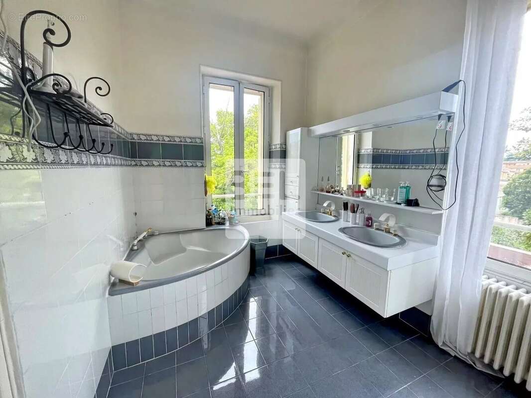 Maison à BAGNOLS-SUR-CEZE