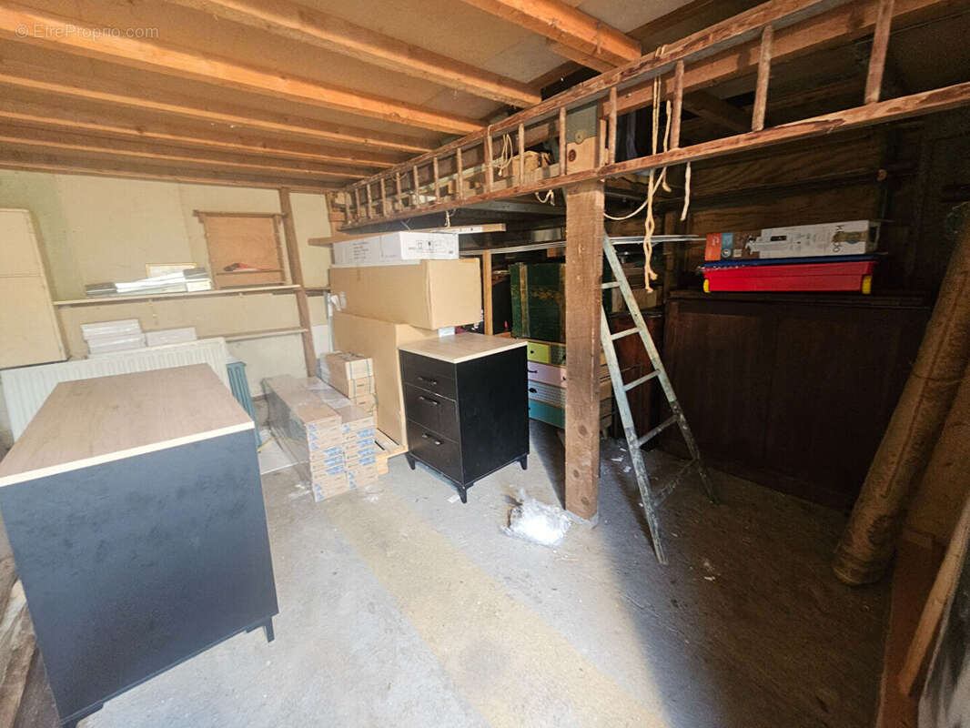 Terrain à COURSON-MONTELOUP